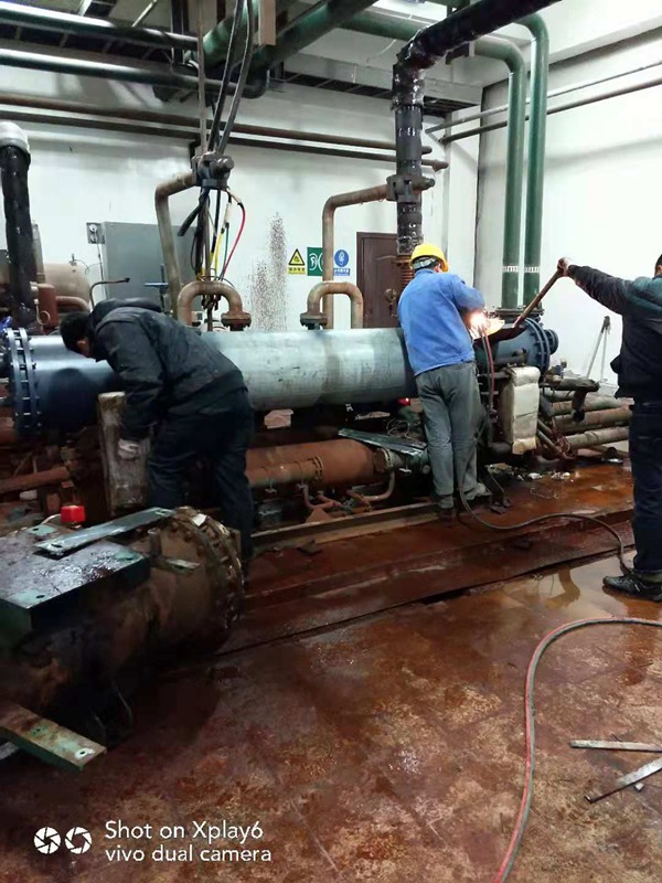 工業冷水機更換蒸發器維修